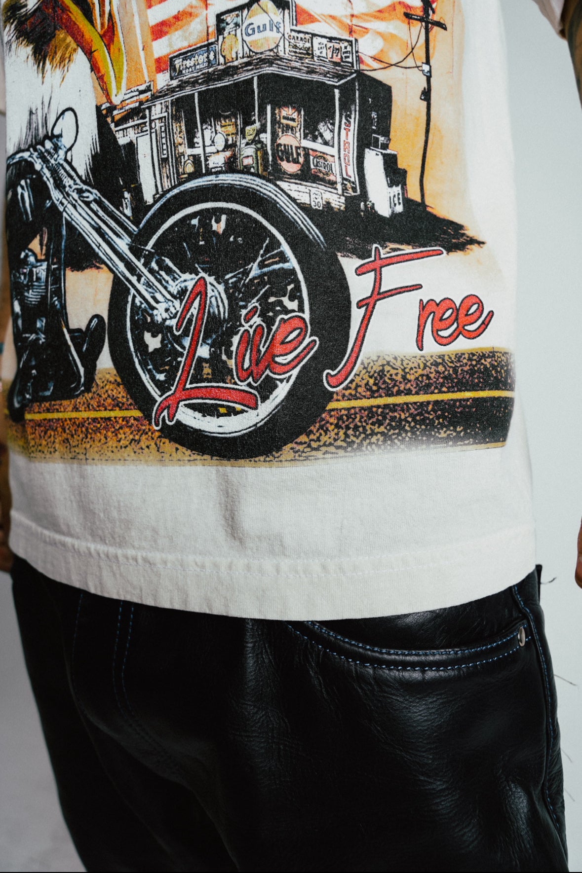 Live Free Tee (OFF-WHITE)
